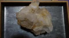 天然水晶原石のサムネイル