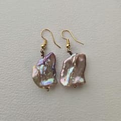 ケシパール ピアス 虹色のサムネイル