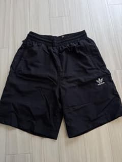 adidas Originals ショートパンツ ブラックのサムネイル