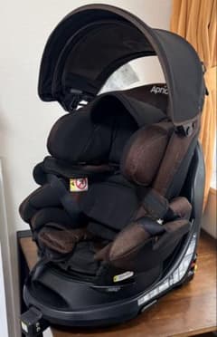 Aprica ISOFIX チャイルドシート フラディアグロウ 360度回転のサムネイル