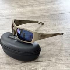 ESS CREDENCE ミラーブルー サングラス カモ 米軍規格 ケース付き ESS CREDENCE ミラーブルー サングラス カモ 米軍規格 ケース付き