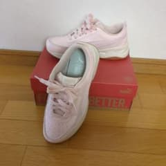 Puma ピンク スニーカーのサムネイル