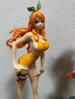 ワンピース ナミ フィギュア オレンジのサムネイル