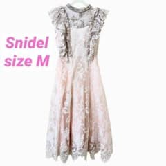 SNIDEL ミドルレースフレアボリュームワンピのサムネイル