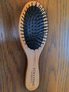 L'OCCITANE 木製 ヘアブラシのサムネイル