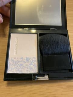 モモンガ様専用　SUQQU プレスト パウダーのサムネイル