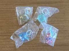 たまごっち めじるしアクセサリー 4種セットのサムネイル