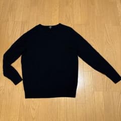 used ユニクロ　メリノVネックセーター　ブラック　351-450536のサムネイル