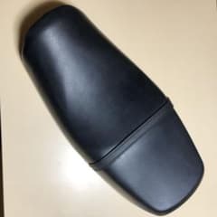 ゼファー750 シートのサムネイル