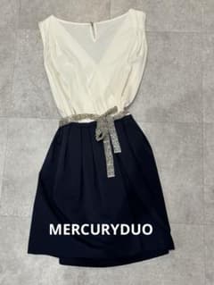 MERCURYDUO ワンピース ビジューベルト付き ドレスのサムネイル