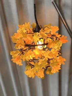 ユダライトランプ イエローとグリーンの小花 ミハエルネグリン 点灯し