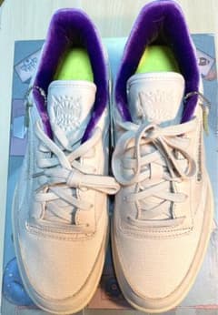 Minions x Reebok Club C “Vicious 6”のサムネイル