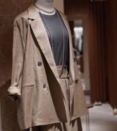 未着用 ebure リネン ダブルブレストジャケット 24SS ¥58,300 未着用 ebure リネン ダブルブレストジャケット 24SS ¥58,300 - メルカリ