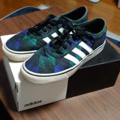 adidasスニーカー 27cmのサムネイル