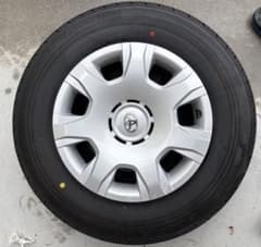 トヨタハイエース 純正 ホイールキャップセット　新品のサムネイル