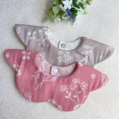 ハンドメイドスタイ　リバーシブル　花びらスタイ 2枚セットのサムネイル