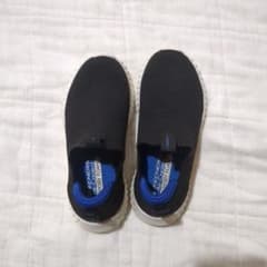 【SKECHERS】黒 スリッポン キッズシューズ 17センチのサムネイル