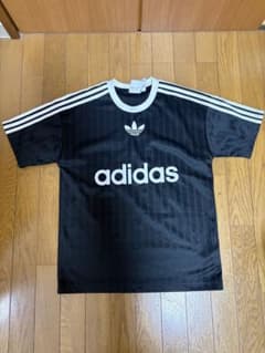 adidas Tシャツのサムネイル