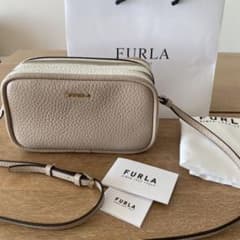 used＊FURLA フルラ ショルダーバッグのサムネイル