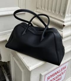 ORR オル 韓国 Curvy Bag Medium バッグ - メルカリ
