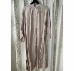 ベージュ ロングシャツワンピースのサムネイル