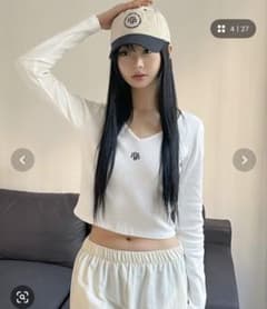 muahmuah Vネック トップスのサムネイル