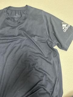 adidas Tシャツのサムネイル