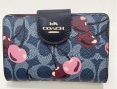 COACH チェリー柄 二つ折り財布 CZ342 - メルカリ