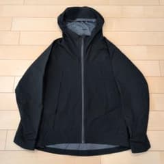 UNIQLO ウィンドブレーカー（黒） フルジップのサムネイル