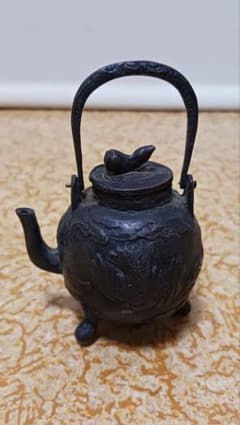 時代物 銅製 鉄瓶形 翼龍図 摘み瓢箪 三足 水滴 江戸期 鉄瓶 - メルカリ