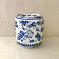 高野昭阿弥造/青華祥瑞写水指 染付 草花 梅 蝶々 京焼 茶道具 水差 高野昭阿弥造/青華祥瑞写水指 染付 草花 梅 蝶々 京焼 茶道具 水差