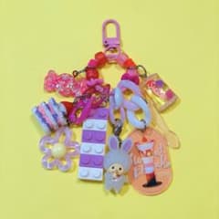 じゃらじゃらキーホルダー ピンク☆ - メルカリ