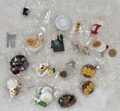 Thumbnail of ミニチュア 食器と料理セット 食玩 リーメント