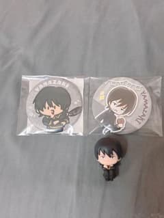 銀魂】山崎退キャラクター缶バッジ2個+フィギュアセット - メルカリ