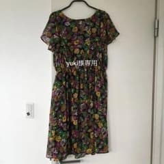 花柄ワンピースのサムネイル