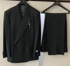 Valentino ブラック ダブルブレストスーツ - メルカリ