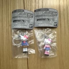 サンリオ　ハローキティ　あしながめじるしアクセサリー　制服　ハートのサムネイル