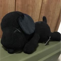 KAWS×PEANUTS スヌーピー  ぬいぐるみのサムネイル