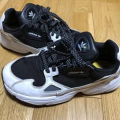 adidasオリジナル　スニーカーのサムネイル