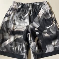 Nike DRI-FIT グラフィックハーフパンツ Mのサムネイル