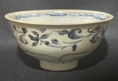 安南染付 草花文碗　ベトナム古陶磁　青花　茶碗 14-15 世紀 安南染付 草花文碗 ベトナム古陶磁 青花 茶碗 14-15 世紀 - メルカリ