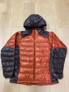 美品　モンベルダウンジャケットのサムネイル
