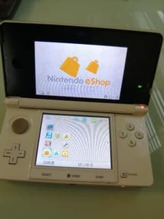 ニンテンドー3DS ホワイトのサムネイル