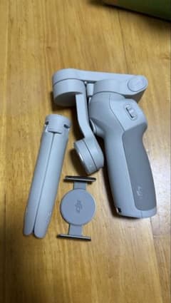 DJI OM4 本体 三脚付きのサムネイル