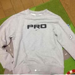 NIKEトレーナーのサムネイル