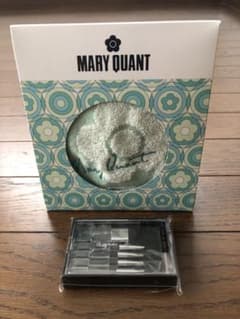 アニエスベー　ミニメイクブラシしセット& MARY QUANT ハンカチのサムネイル