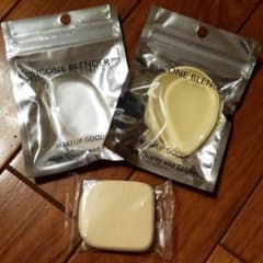 シリコンパフ×2点とスポンジパフのサムネイル