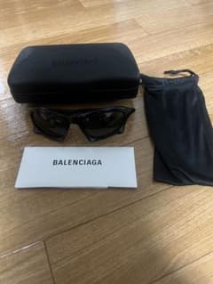 本日のみ！実正規品BALENCIAGA BAT RECTANGLEサングラスのサムネイル