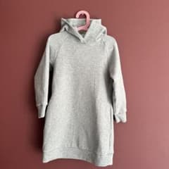 UNIQLO グレー フード付きワンピース 120のサムネイル