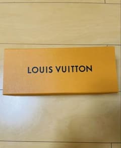 LOUIS VUITTON ギフト箱 空箱のサムネイル